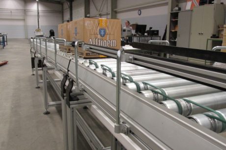 Snaar gedreven rollenbaan